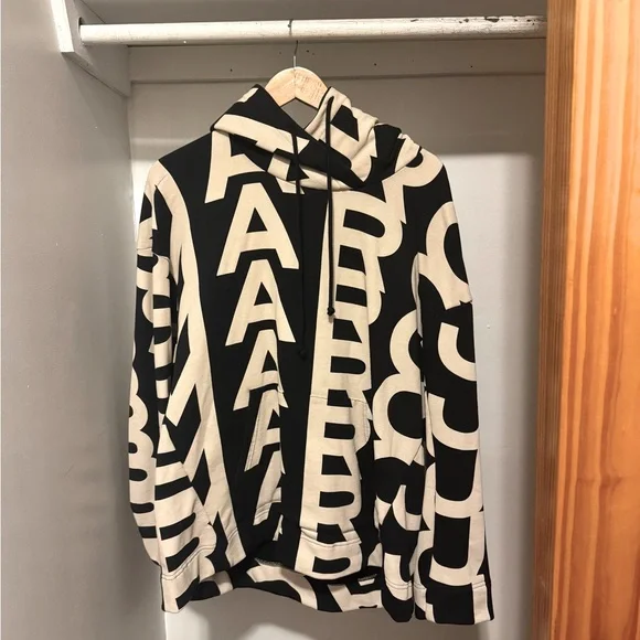 MARC JACOBS マークジェイコブス MONOGRAM HOODIE MARC JACOBS マークジェイコブス MONOGRAM HOODIE The Monogram